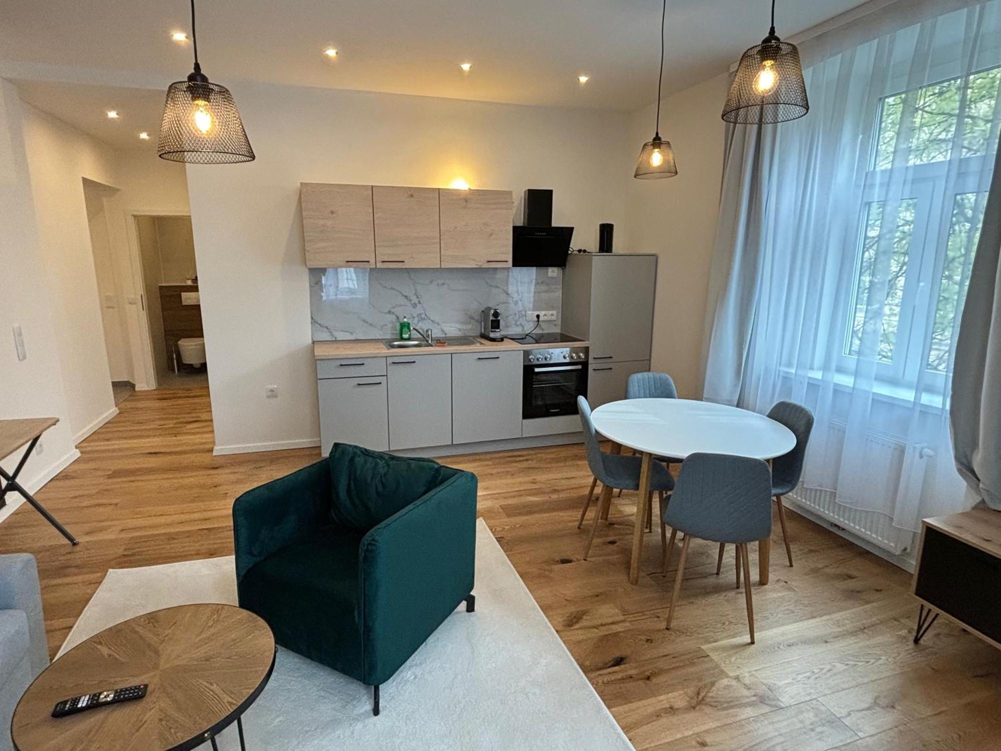 Altbauwohnung Mit Charme - Selbst Check In - Queensize Bett Wien Exterior foto